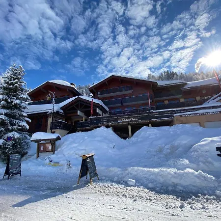 Les Rhododendrons Hotel *